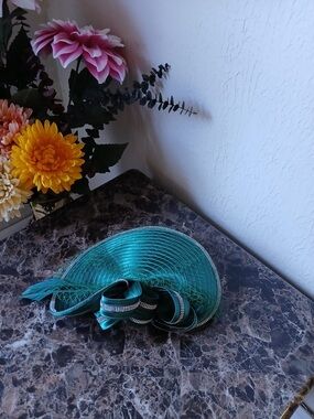Turquoise Women’s Decorative Feathered Fascinator Hat